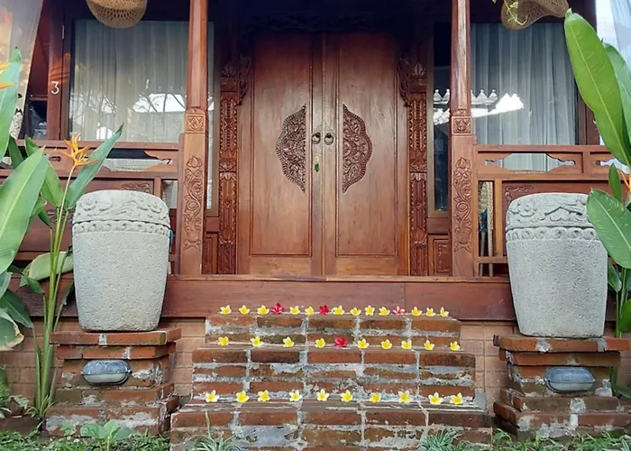 Bed and breakfast Navalia Rumah Kayu Kerobokan